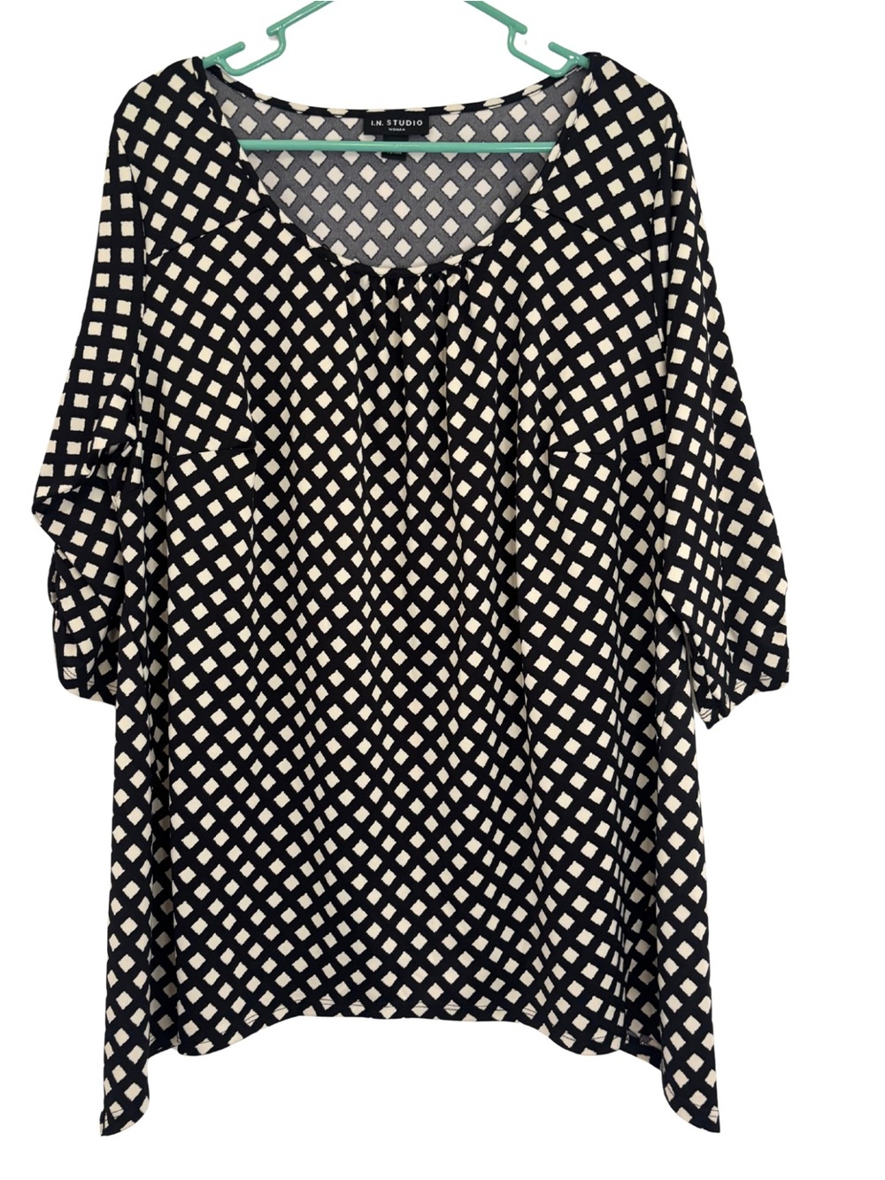 3/$20 I.N. Studio Black & White Geometric Print 3/4 Sleeve Blouse